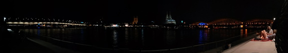 Köln bein Nacht (sehr verwackelt)
